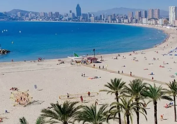 5 playa poniente Qué ver en Benidorm - Alquiler de apartamentos - Playa Poniente